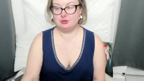 Snapshot of bonnieshining chatting on February 11, 5:01 am Bonnie online show from February 11, 5:01 am