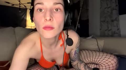 bonniewof online show from April 19, 8:02 am