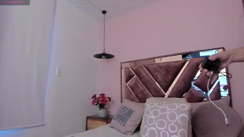 Snapshot of bonny_jones2 chatting on September 27, 7:30 pm Bonny Jones online show from September 27, 7:30 pm