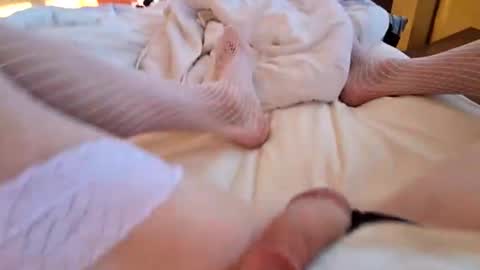 Snapshot of bono0155 chatting on February 14, 8:05 pm silky sissy sarah online show from February 14, 8:05 pm
