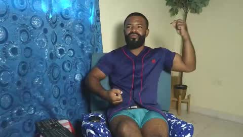 Snapshot of bonsai160723 chatting on February 4, 9:31 pm kevin hart online show from February 4, 9:31 pm