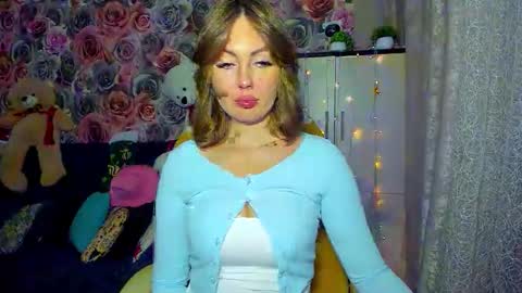 Snapshot of bonybenessy chatting on December 28, 7:11 pm Mira online show from December 28, 7:11 pm