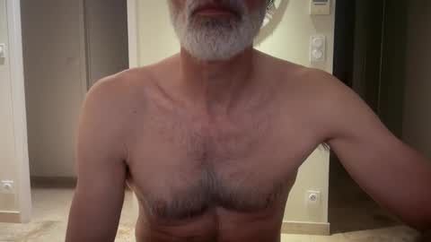 bonzo21 online show from April 21, 6:44 pm