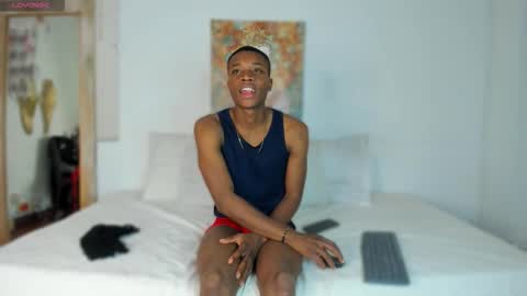 Snapshot of boobiesydickie chatting on March 24, 3:11 am Boobies And Dickie online show from March 24, 3:11 am