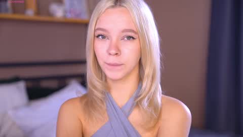 Snapshot of boobybliss chatting on September 19, 8:27 am Alina online show from September 19, 8:27 am