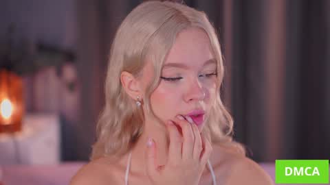 Snapshot of boobybliss chatting on October 10, 8:13 am Alina online show from October 10, 8:13 am