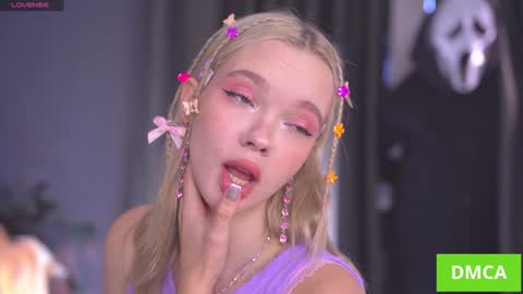 Snapshot of boobybliss chatting on November 1, 7:43 am Alina online show from November 1, 7:43 am