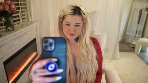 Snapshot of boobznbeer chatting on February 11, 2:03 am Miley online show from February 11, 2:03 am