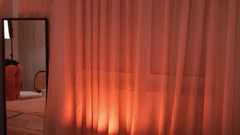 boootyfrytti online show from November 6, 7:15 pm