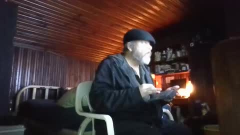 Snapshot of booshy chatting on January 13, 12:45 pm Booshwa online show from January 13, 12:45 pm
