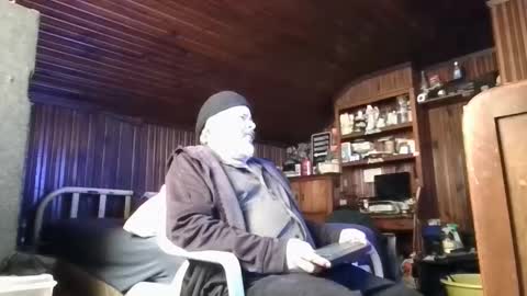 Snapshot of booshy chatting on January 13, 6:49 pm Booshwa online show from January 13, 6:49 pm