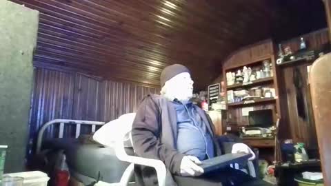 Snapshot of booshy chatting on January 23, 6:35 pm Booshwa online show from January 23, 6:35 pm