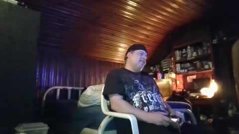 Snapshot of booshy chatting on February 7, 6:45 pm Booshwa online show from February 7, 6:45 pm