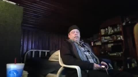 Snapshot of booshy chatting on February 16, 6:43 pm Booshwa online show from February 16, 6:43 pm