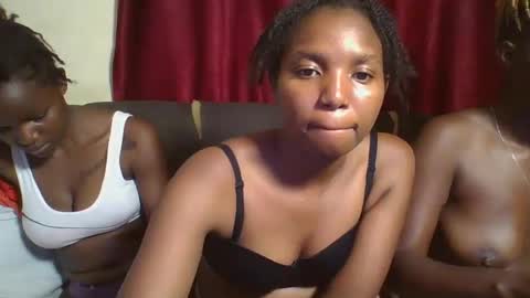 Snapshot of bootie_caramel chatting on March 11, 6:21 am bootie_caramel online show from March 11, 6:21 am