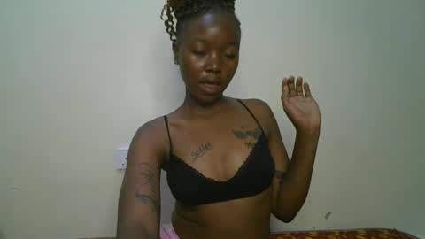 Snapshot of bootybabe0 chatting on February 20, 6:37 am bootybabe0 online show from February 20, 6:37 am