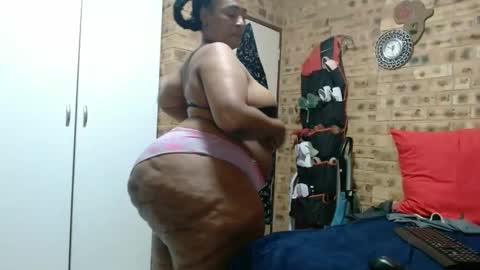 bootytwerkxxx online show from April 16, 5:03 pm