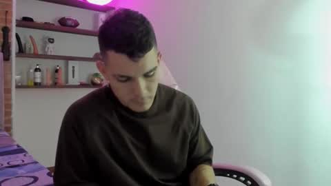 booyhott_ online show from December 22, 7:11 pm