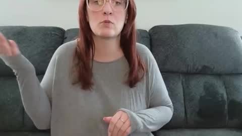 boredbustyhousewife online show from March 26, 3:28 pm