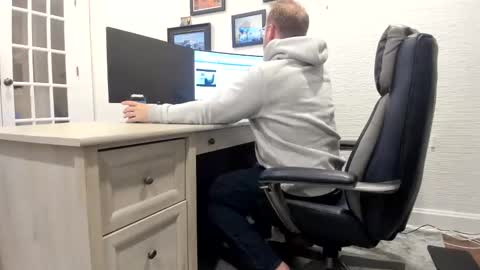 Boredhorndog online show from December 8, 4:25 am