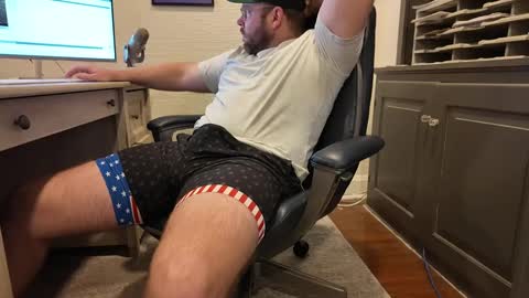 Snapshot of boredhorndog chatting on October 8, 1:42 pm Boredhorndog online show from October 8, 1:42 pm