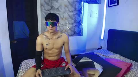 Snapshot of boss_samm chatting on February 5, 3:33 am Samm online show from February 5, 3:33 am