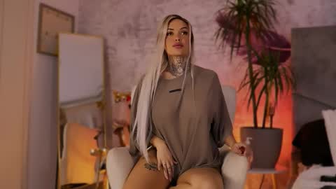 Snapshot of bossandbabe chatting on February 14, 6:37 pm BriannaXmoon online show from February 14, 6:37 pm