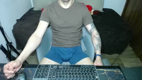 bossking019 online show from February 23, 11:36 pm