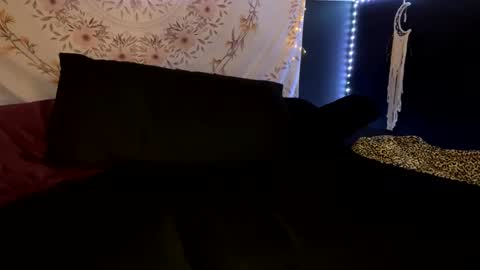 BossMom online show from December 13, 1:26 am