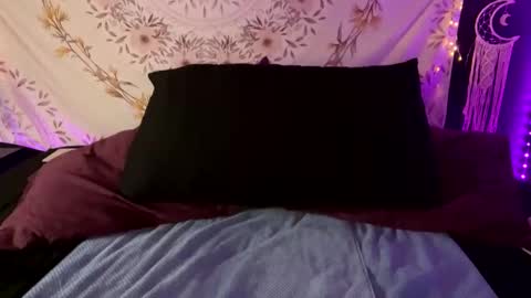 BossMom online show from February 19, 1:51 am