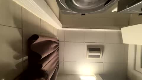 Snapshot of bostonuts chatting on November 5, 7:30 am bostonuts online show from November 5, 7:30 am