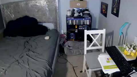 Snapshot of bottomman1990 chatting on January 6, 3:32 am uncutpr online show from January 6, 3:32 am