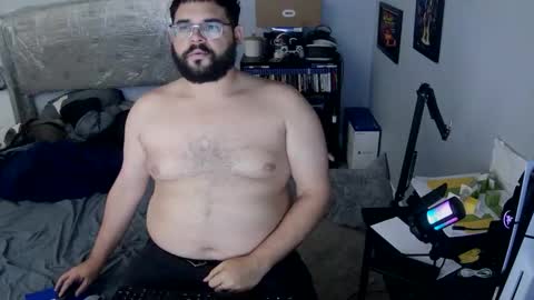 Snapshot of bottomman1990 chatting on January 8, 3:53 am uncutpr online show from January 8, 3:53 am