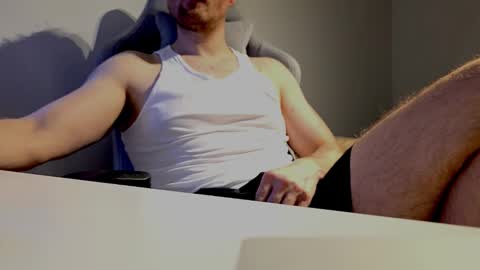 Snapshot of bottomtsinner chatting on February 1, 4:05 pm bottomtsinner online show from February 1, 4:05 pm