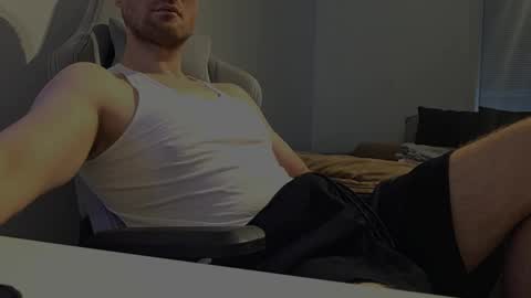 Snapshot of bottomtsinner chatting on February 8, 10:18 am bottomtsinner online show from February 8, 10:18 am