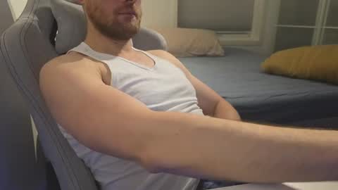 Snapshot of bottomtsinner chatting on February 26, 11:04 pm bottomtsinner online show from February 26, 11:04 pm