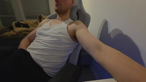 Snapshot of bottomtsinner chatting on March 6, 11:56 pm bottomtsinner online show from March 6, 11:56 pm