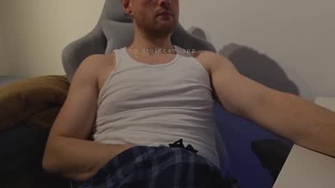 Snapshot of bottomtsinner chatting on March 9, 9:52 pm bottomtsinner online show from March 9, 9:52 pm