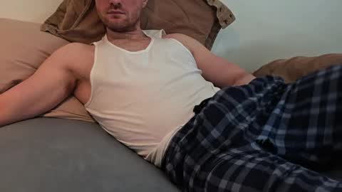 Snapshot of bottomtsinner chatting on March 31, 10:04 am bottomtsinner online show from March 31, 10:04 am