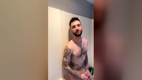 Snapshot of boujiiboy chatting on April 1, 4:04 pm boujiiboy online show from April 1, 4:04 pm