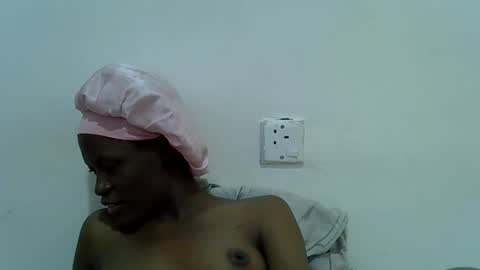 bouncy_vee online show from May 17, 12:56 pm