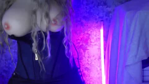 Snapshot of bouncybluebabe chatting on November 11, 9:42 am Alexandra - Alexandra trans crossdresser bigtits sissy crossdresser lovense sissy CHEAP THRILLS online show from November 11, 9:42 am