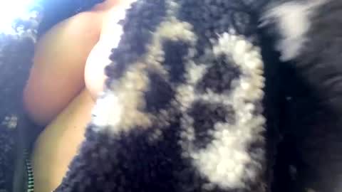 Snapshot of bow2us chatting on December 2, 6:54 pm Come for the looks stay for the vibe online show from December 2, 6:54 pm