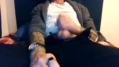 bowie69420 online show from December 3, 7:32 am