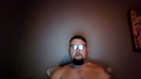 Snapshot of bowtieguy84 chatting on January 16, 2:48 am bowtieguy84 online show from January 16, 2:48 am