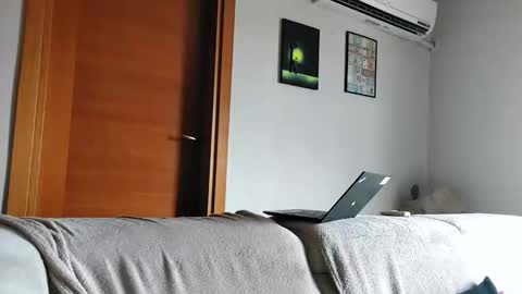 Snapshot of boy_aroundtheworld chatting on October 22, 10:26 am Dan online show from October 22, 10:26 am