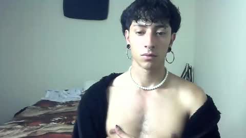Snapshot of boy_fox_guys chatting on December 14, 3:18 am Boy Astro online show from December 14, 3:18 am