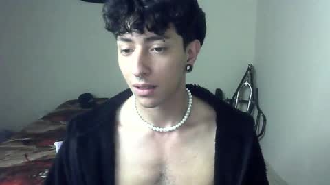 Snapshot of boy_fox_guys chatting on December 16, 3:22 pm Boy Astro online show from December 16, 3:22 pm