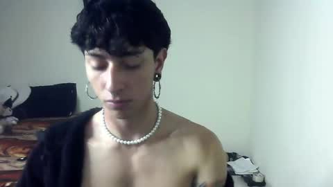 Snapshot of boy_fox_guys chatting on December 21, 12:42 am Boy Astro online show from December 21, 12:42 am