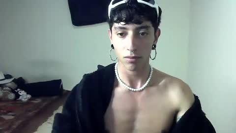 Snapshot of boy_fox_guys chatting on February 3, 11:47 pm Boy Astro online show from February 3, 11:47 pm